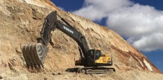 Excavators help put a shine on chrome mining