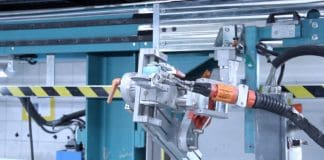 Long, difficult and dirty: A linear guide system for a complex setup