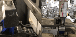 Chain lubrication in a bakery